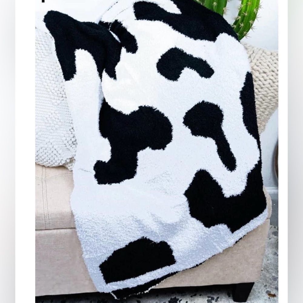 NEW cowprint blanket